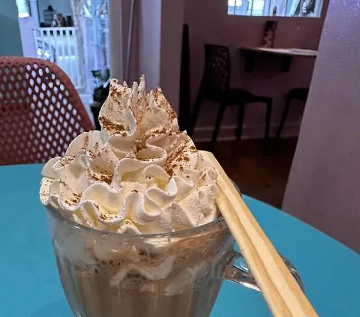 Capuccino com chantilly