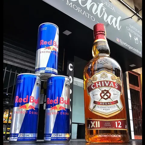 Chivas 12 anos + 3 Red Bull
