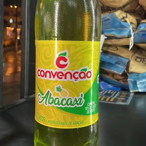 Convenção 2 L — abacaxi