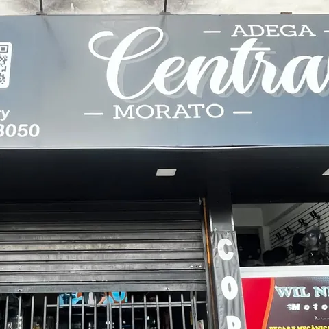Placa da Adega Central Morato na Rua Gama Cerqueira
